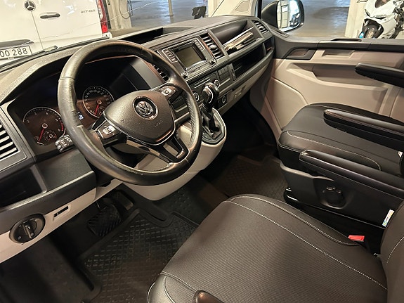 Volkswagen Transporter 10 of 15