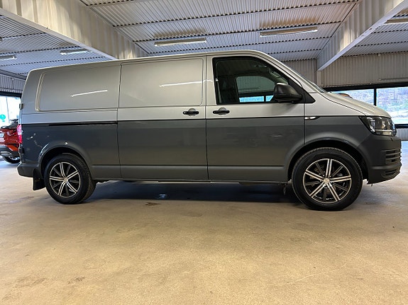 Volkswagen Transporter 2 of 5