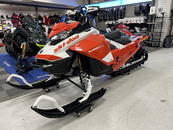 Ski-Doo Summit Expert 154 2020