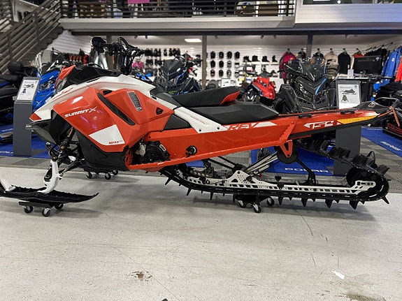 Ski-Doo Summit Expert 154 2020 2 of 4