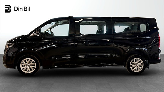 Volkswagen Caravelle 2 of 5