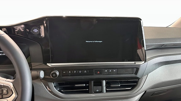 Volkswagen Caravelle 9 of 13