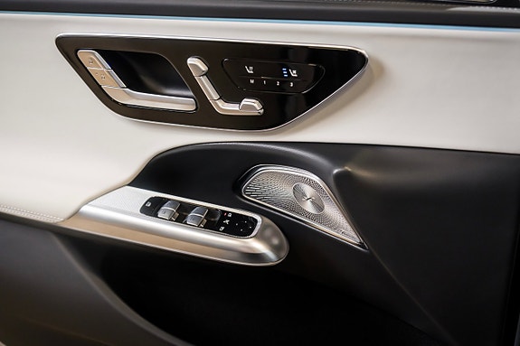 Mercedes-Benz E53 22 of 29