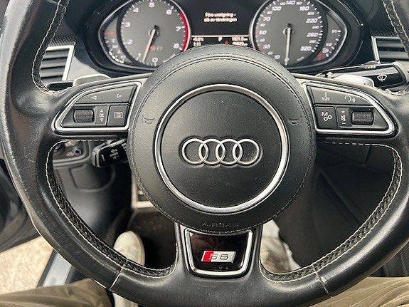 Audi A8 11 of 29