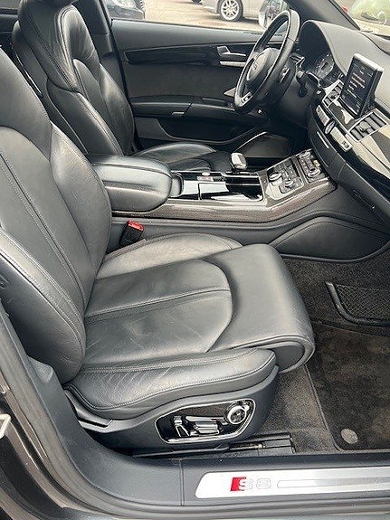 Audi A8 24 of 29