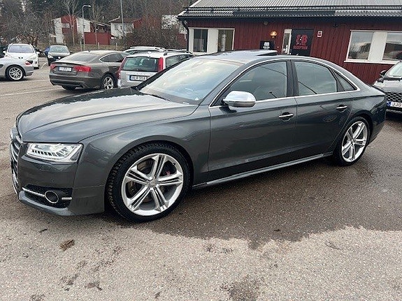 Audi A8 2 of 5