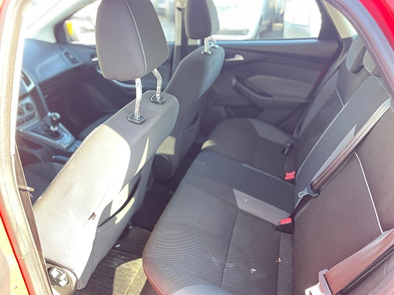 Ford Focus 9 of 14