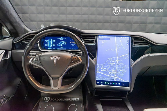 Tesla Model S 18 of 26