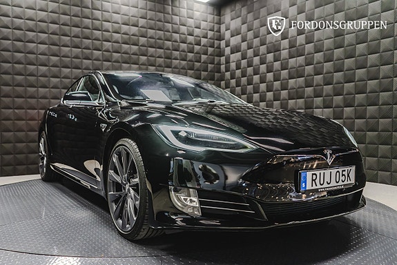 Tesla Model S 12 of 26