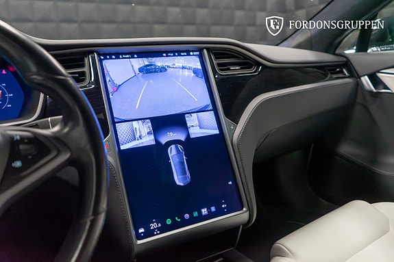 Tesla Model S 23 of 26