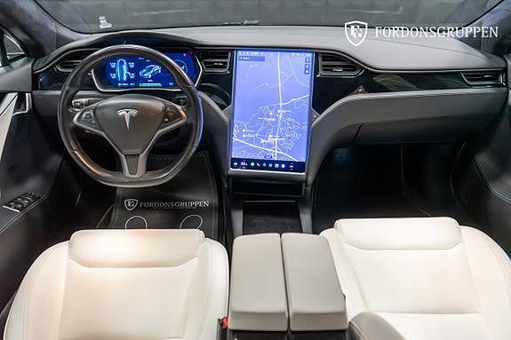 Tesla Model S 19 of 26
