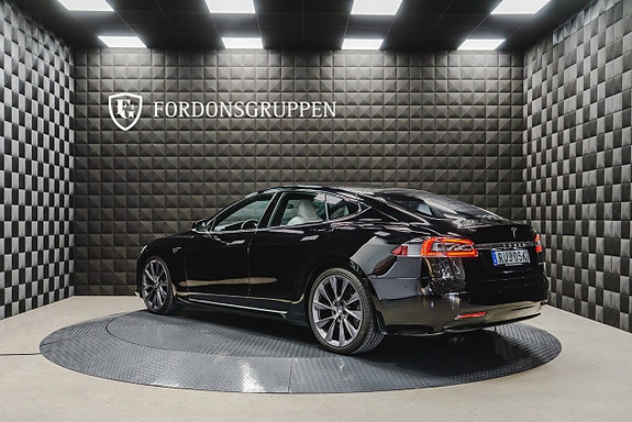 Tesla Model S 5 of 26