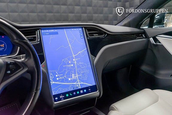 Tesla Model S 24 of 26
