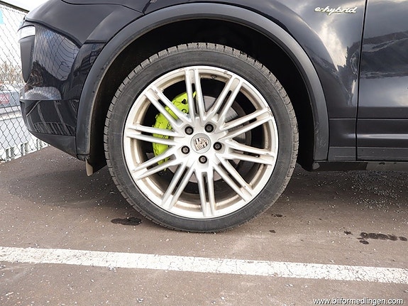 Porsche Cayenne S 22 of 26