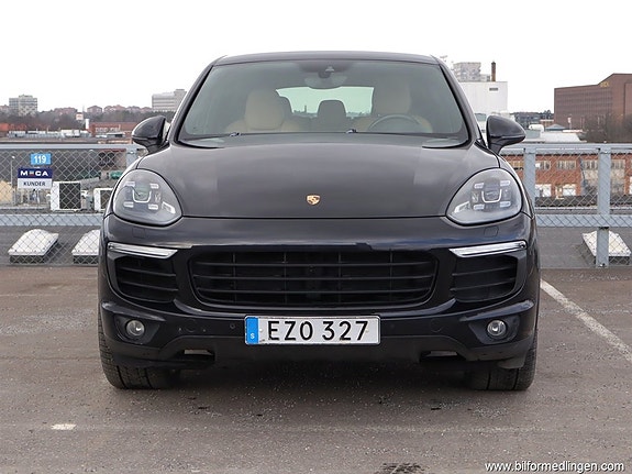 Porsche Cayenne S 26 of 26