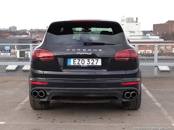 Porsche Cayenne S 25 of 26