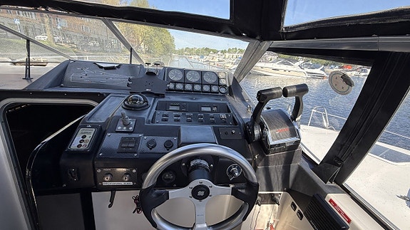 Bayliner 3255 Avanti - 88 / Mercruiser 5,0 MPI - 04 5 of 5