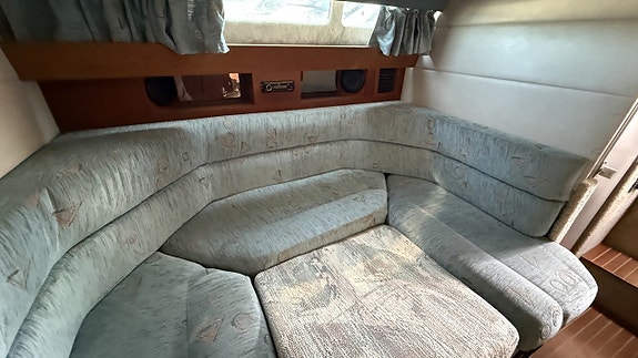 Bayliner 3255 Avanti - 88 / Mercruiser 5,0 MPI - 04 10 of 21