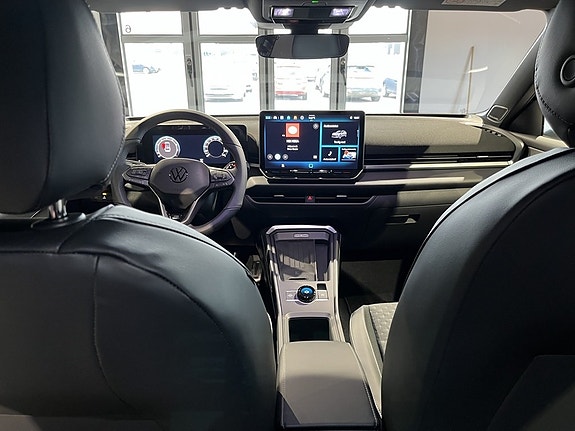 Volkswagen T-Roc 19 of 27