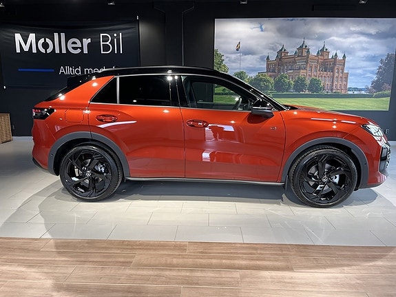 Volkswagen T-Roc 4 of 27
