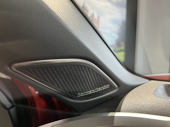 Volkswagen T-Roc 21 of 27