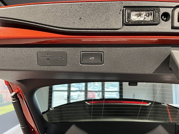 Volkswagen T-Roc 23 of 27