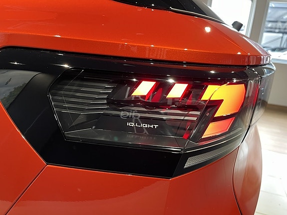 Volkswagen T-Roc 8 of 27