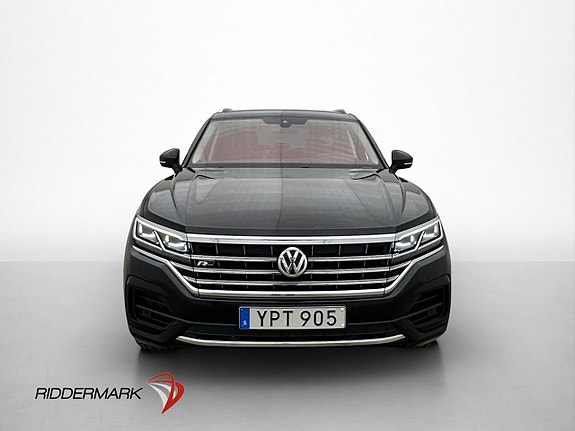 Volkswagen Touareg 2 of 5