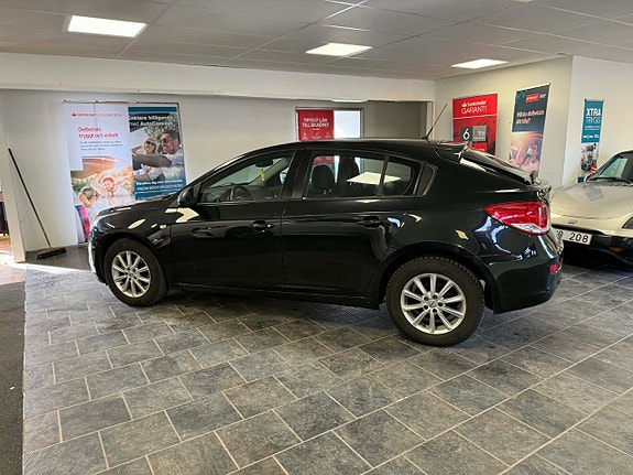 Chevrolet Cruze 8 of 14