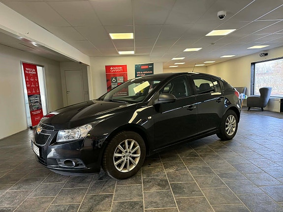 Chevrolet Cruze 9 of 14