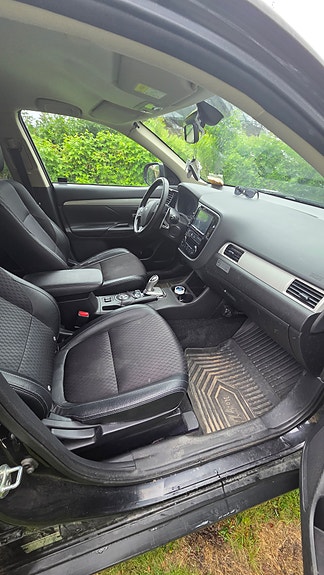 Mitsubishi Outlander 6 of 8