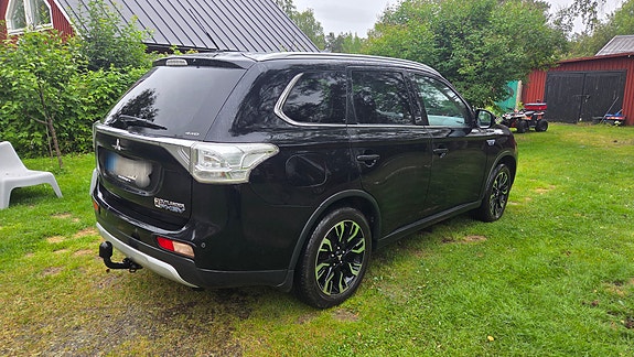 Mitsubishi Outlander 3 of 8