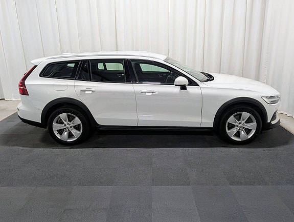 Volvo V60 Cross Country 5 of 5