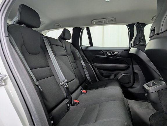 Volvo V60 Cross Country 13 of 17