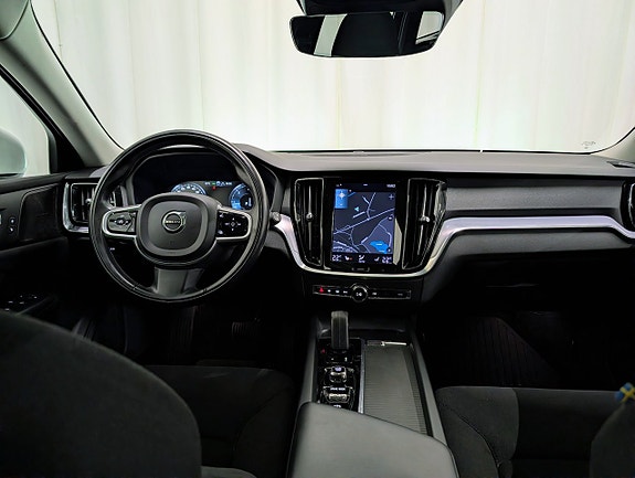 Volvo V60 Cross Country 7 of 17
