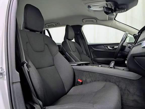 Volvo V60 Cross Country 11 of 17