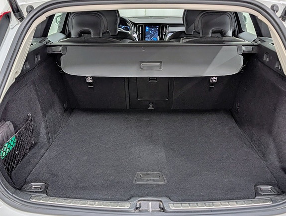 Volvo V60 Cross Country 15 of 17