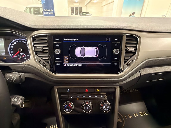 Volkswagen T-Roc 19 of 21