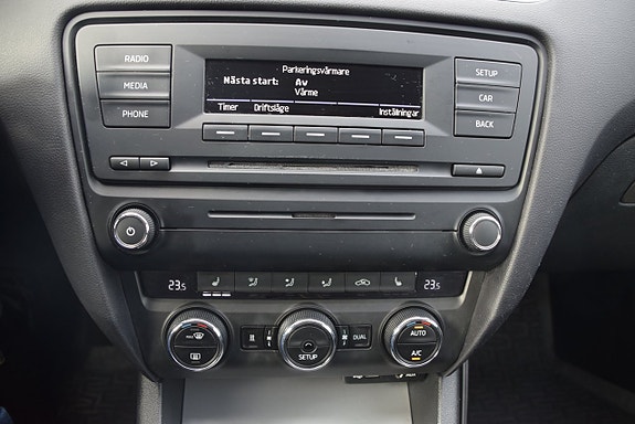 Skoda Octavia 14 of 23