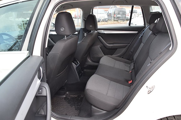 Skoda Octavia 10 of 23
