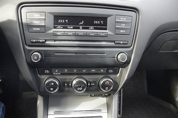 Skoda Octavia 15 of 23