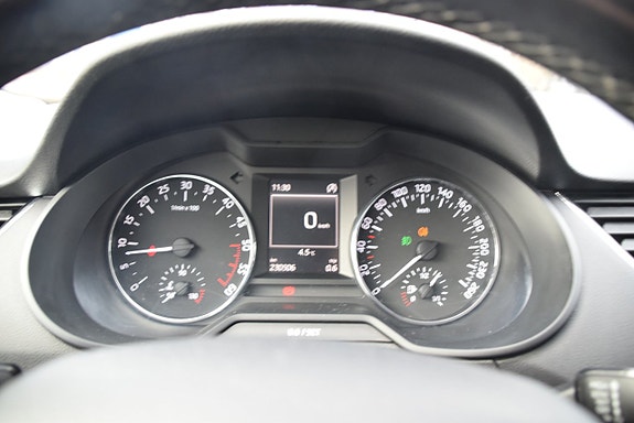 Skoda Octavia 17 of 23