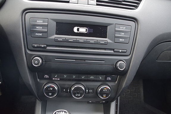 Skoda Octavia 12 of 23