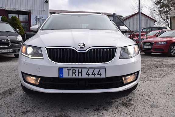 Skoda Octavia 2 of 5