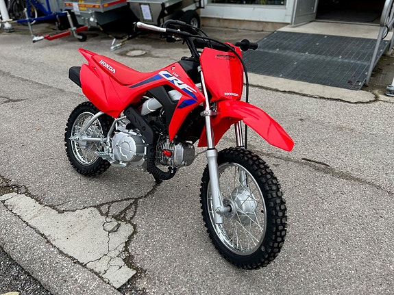Honda CRF110 2 of 5