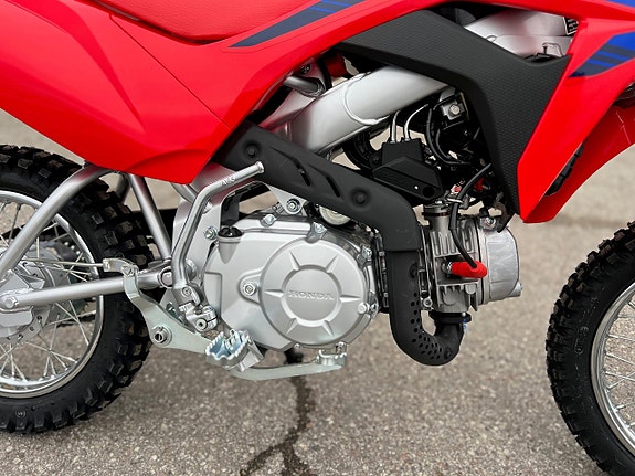 Honda CRF110 3 of 5