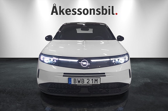 Opel Grandland 2 of 5