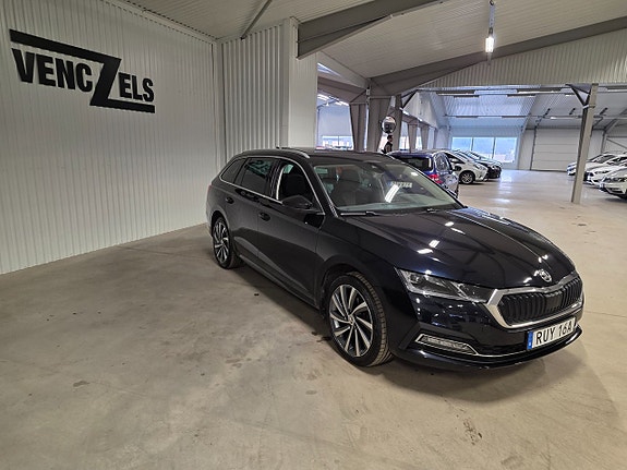 Skoda Octavia 2 of 5