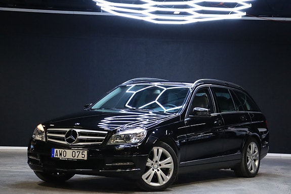 Mercedes-Benz C180 4 of 5