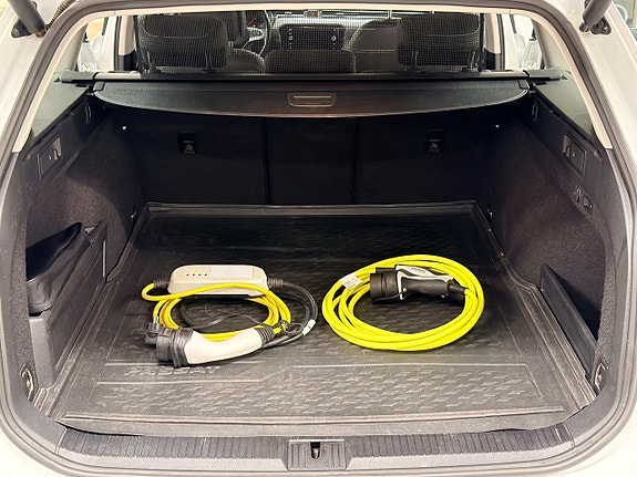 Volkswagen Passat 14 of 24